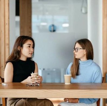 Walau Dekat, 4 Hal Ini Tidak Boleh Diceritakan kepada Rekan Kerja!