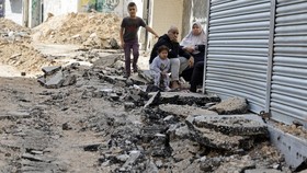 Israel Serang Yerusalem Timur: Tembak Gas Air Mata-Geledah Rumah Warga