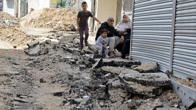 Menlu Prancis mendesak kekerasan di Tepi Barat harus disetop. Dia juga menegaskan Gaza adalah tanah Palestina.
