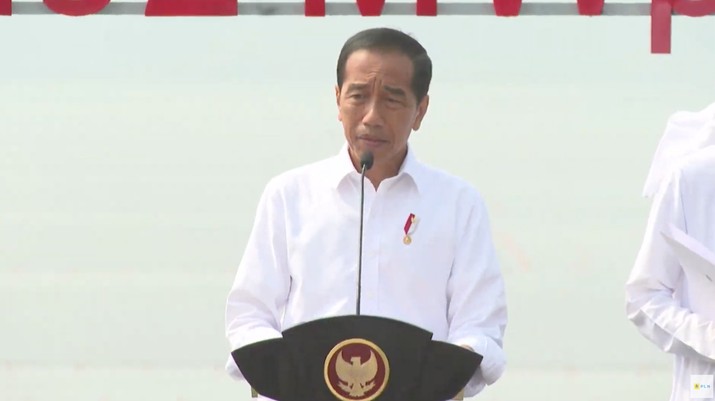 Jokowi dalam peresmian PLTS Terapung Cirata 192 MWp. (Tangkapan layar Youtube Setpres RI)
