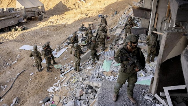 2 Prajurit Israel Dipenjara karena Tolak Kembali Perang di Gaza Pengadilan militer Israel pada Kamis (29/5) menjatuhkan hukuman penjara kepada 2 prajurit dari Brigade Nahal karena tolak kembali bertugas dalam perang di Gaza.