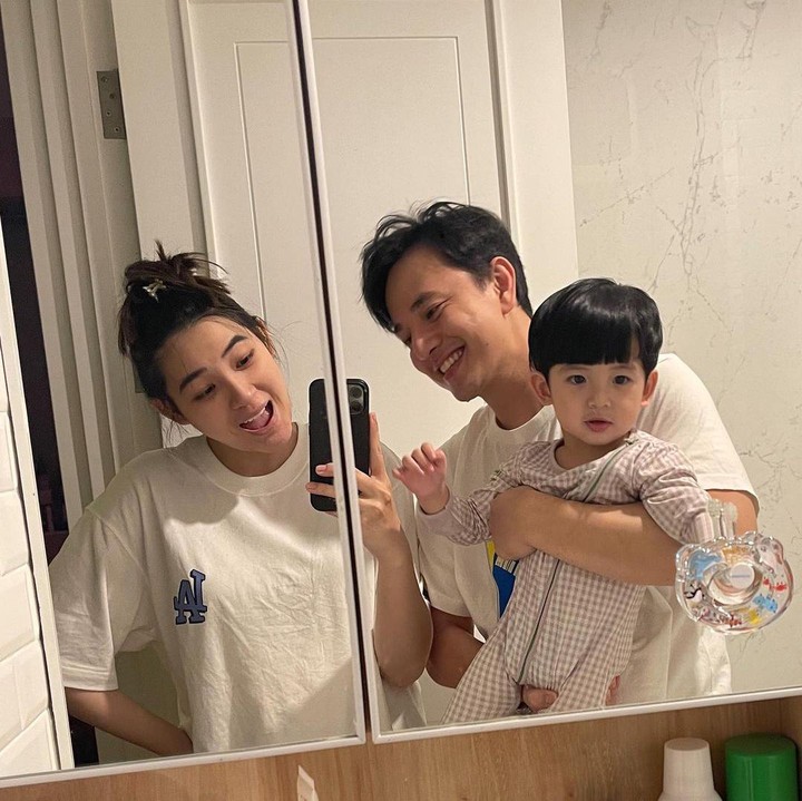 <p>Pesinetron sekaligus model ternama Billy Davidson menikah dengan Patricia Devina pada tahun 2021. Dari pernikahan ini, keduanya dikaruniai seorang putra. (Foto: Instagram: @billydavidson_)</p>
