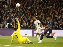 Sempat Tertinggal, Real Madrid Bungkam Napoli 4-2