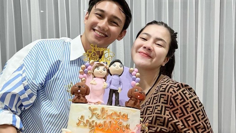 Romantisnya Felicya Angelista dan Caesar Hito Saat Makan Berdua