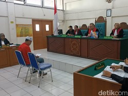 Agus Pemilik Gudang BBM Ilegal di Palembang Dituntut 1 Tahun 3 Bulan Penjara