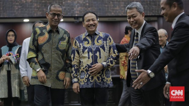 Ketua MK Suhartoyo merupakan sosok yang gemar mengoleksi mobil berusia tua.