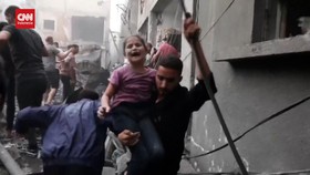 VIDEO: Detik-detik Korban Bombardir Israel di Kamp Jabalia Dievakuasi