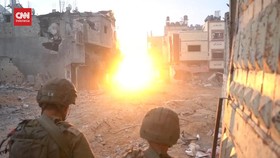 VIDEO: Momen Pasukan Israel Serang Posisi Hamas di Utara Gaza