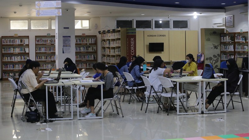 Pemerintah Kota (Pemkot) Surabaya terus menggencarkan berbagai program, salah satunya untuk meningkatkan budaya literasi masyarakat.