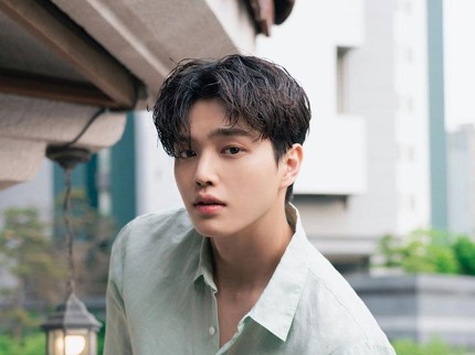 Aktor Korea Tampan Song Kang & Hwang Min Hyun Segera Masuk Wamil