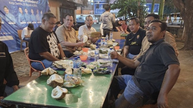 Detik-detik Pengawal Intimidasi Jurnalis saat Firli Makan Durian Aceh Kepala Bagian Pemberitaan KPK mengatakan pihaknya sudah mendapat informasi soal dugaan intimidasi pengawal Firli ke jurnalis di Aceh, dan akan mengeceknya dulu.