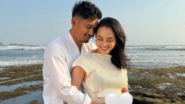 img-title 7 Potret Bahagia Ibnu Jamil & Ririn Ekawati Umumkan Kehamilan Anak Pertama
