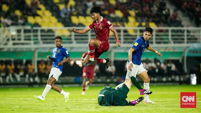 Hari pertama Piala Dunia U-17 2023 digelar di Surabaya dan Solo, Jumat (10/11). Berikut fakta serba pertama di hari pertama Piala Dunia U-17 2023.