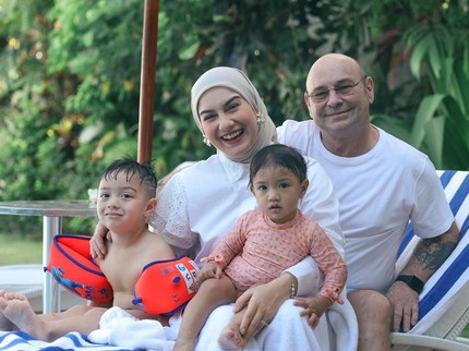 Potret Irish Bella Bersama Sang Ayah Asal Belgia Liburan di Bali