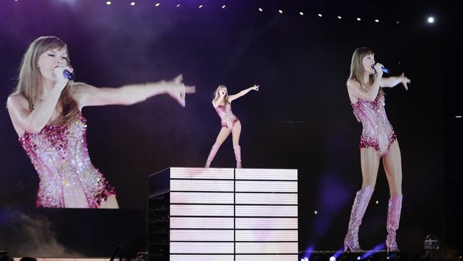Review Konser Taylor Swift - The Eras Tour: konser ini memang layak disebut salah satu yang mesti didatangi oleh siapa saja yang menggemari pertunjukan musik.