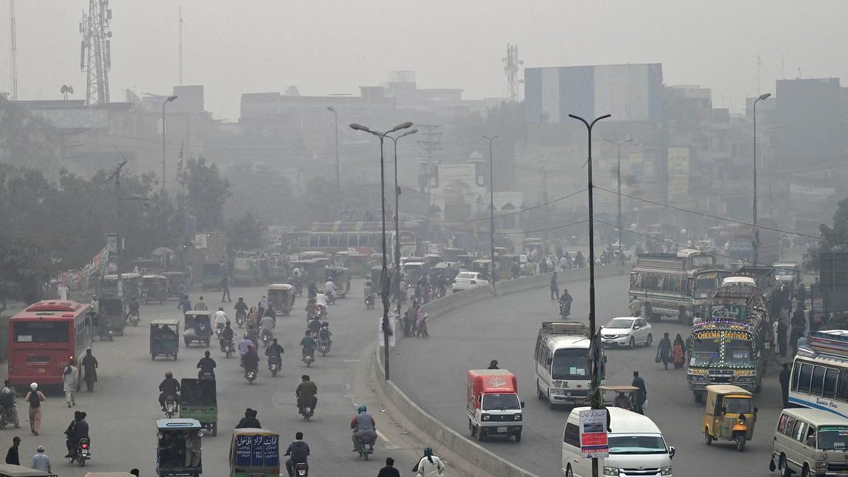 FOTO: Kota Lahore Pakistan Tercekik Polusi Udara