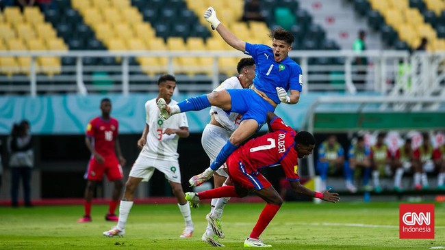 Kiper timnas Maroko U-17 Taha Benrhozil merasa satu pemikiran dengan mayoritas masyarakat Indonesia yang mendukung Palestina dalam agresi Israel di Jalur Gaza.