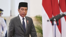 Jokowi Anugerahi Gelar Kehormatan untuk Paloh, Luhut hingga Prabowo