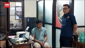 VIDEO: Ngomel Penghasilan Kecil, Istri Dibunuh Suami Pakai Palu