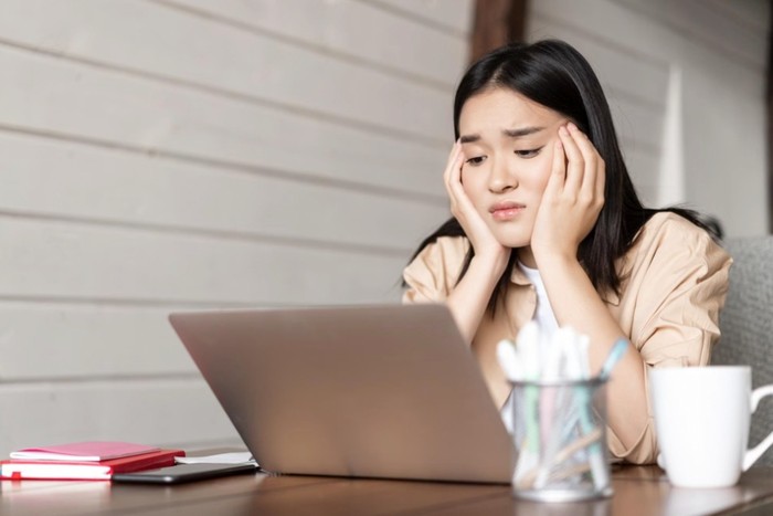 5 Hal yang Harus Dilakukan Saat Burnout Tapi Tidak Bisa Resign, Sandwich Generation Wajib Tahu!/ Foto: Freepik.com/benzoix