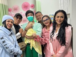 Selamat! Aurel Hermansyah Lahirkan Anak Kedua