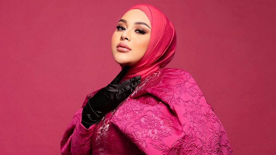 Gaya Aurel Hermansyah saat hamil anak ke-2.