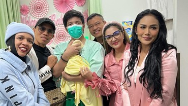 img-title Sempat Dirahasiakan, Kini Terungkap Diduga Nama Anak Kedua Aurel-Atta