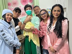 Aurel Lahirkan Anak Kedua, Anang Hermansyah Senang Nambah Cucu Lagi