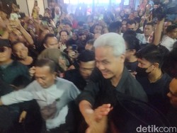 Main ke Mal di Kisaran, Ganjar Pranowo Diteriaki Presiden