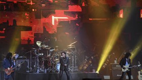 FOTO: Meriah Konser Puncak 50 Tahun God Bless