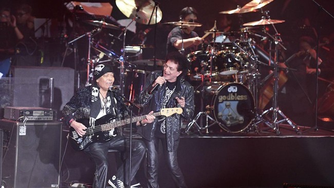 FOTO: Meriah Konser Puncak 50 Tahun God Bless