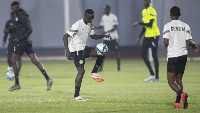 Argentina U-17 tertinggal 0-2 dari Senegal U-17 pada babak pertama laga Grup D Piala Dunia U-17 2023 di Stadion Si Jalak Harupat, Sabtu (11/11).