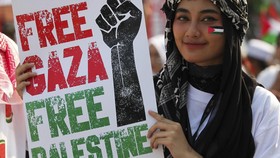 FOTO: Surabaya, Bekasi dan Tangerang Serempak Suarakan Bela Palestina