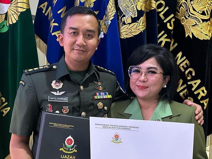 7 Potret Joy Tobing dan Suami TNI yang Baru Selesai Pendidikan, Sempat LDR 8 Bulan