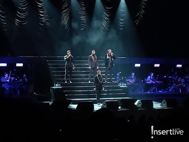 Tabahnya Penonton Nantikan Penampilan Il Divo hingga Larut Malam