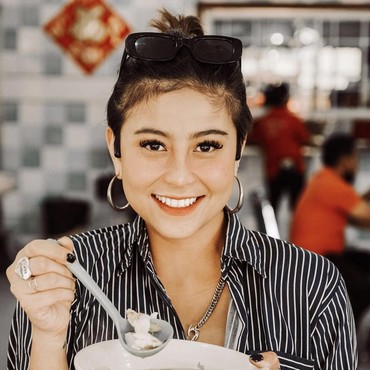 Kronologi ATM Awkarin Dikuras Asisten hingga Rugi Ratusan Juta