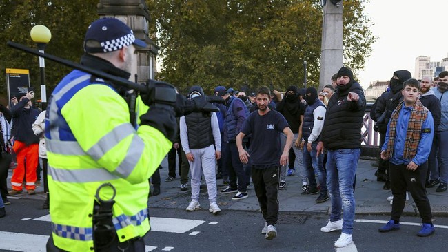 FOTO: Aksi Bela Palestina di London Diserang Massa Pro-Israel