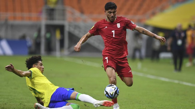 Jakarta International Stadium (JIS) telah memanggungkan laga Piala Dunia U-17 2023. Rumput JIS kembali jadi sorotan.