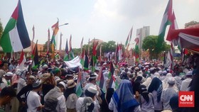 Puluhan Ribu Warga Putihkan Surabaya Gelar Aksi Bela Palestina