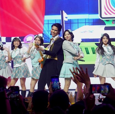 Malam Penuh Warna, TV Show Shopee 11.11 Big Sale Dimeriahkan Penampilan Spektakuler JKT48 dan Deretan Artis Tanah Air