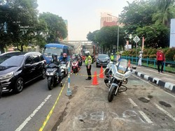 Ada Perbaikan Jalan, Jalan S Parman Arah Slipi Padat