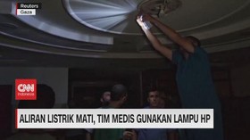VIDEO: Aliran Listrik Mati, Tim Medis Gunakan Lampu HP