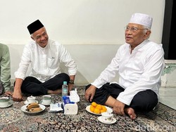 Bertemu 1 Jam Lebih, Ganjar Ungkap Isi Perbincangannya dengan Gus Mus