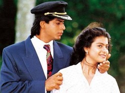 Shah Rukh Khan: Womanizer di Film, Bucin di Rumah