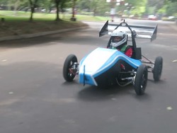 Keren! UGM Sabet Juara Umum Kompetisi Mobil Listrik Indonesia XII 2023