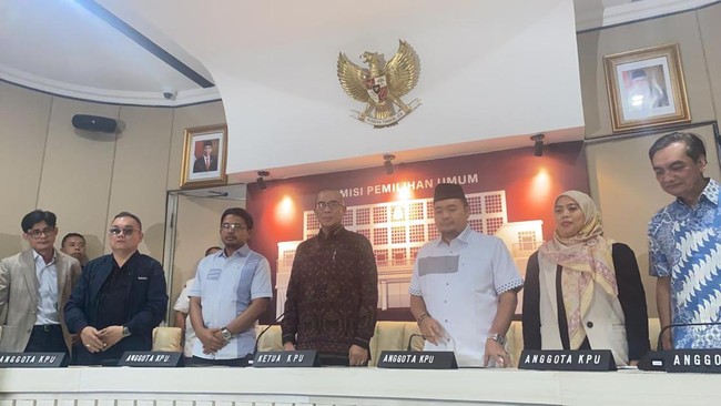 KPU bakal menggelar makan malam perayaan bersama elite partai politik dan calon presiden dan calon wakil presiden sebelum melakukan pengundian nomor urut.
