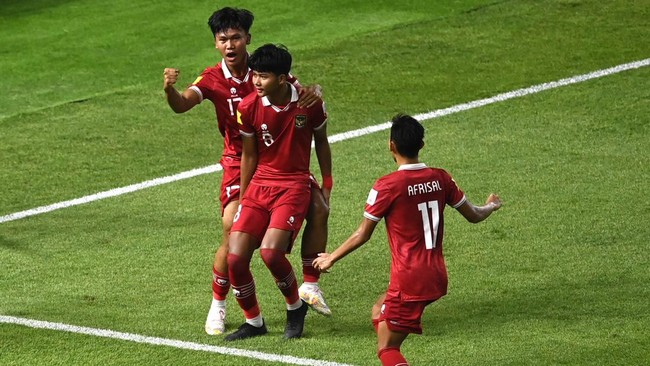 Timnas Indonesia U-17 bakal melawan Inggris di Jakarta International Stadium (JIS) seandainya lolos ke babak 16 besar Piala Dunia U-17 2023.