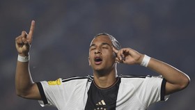 Selebrasi Juara, Bintang Jerman Lempar Sepatu ke Suporter Indonesia