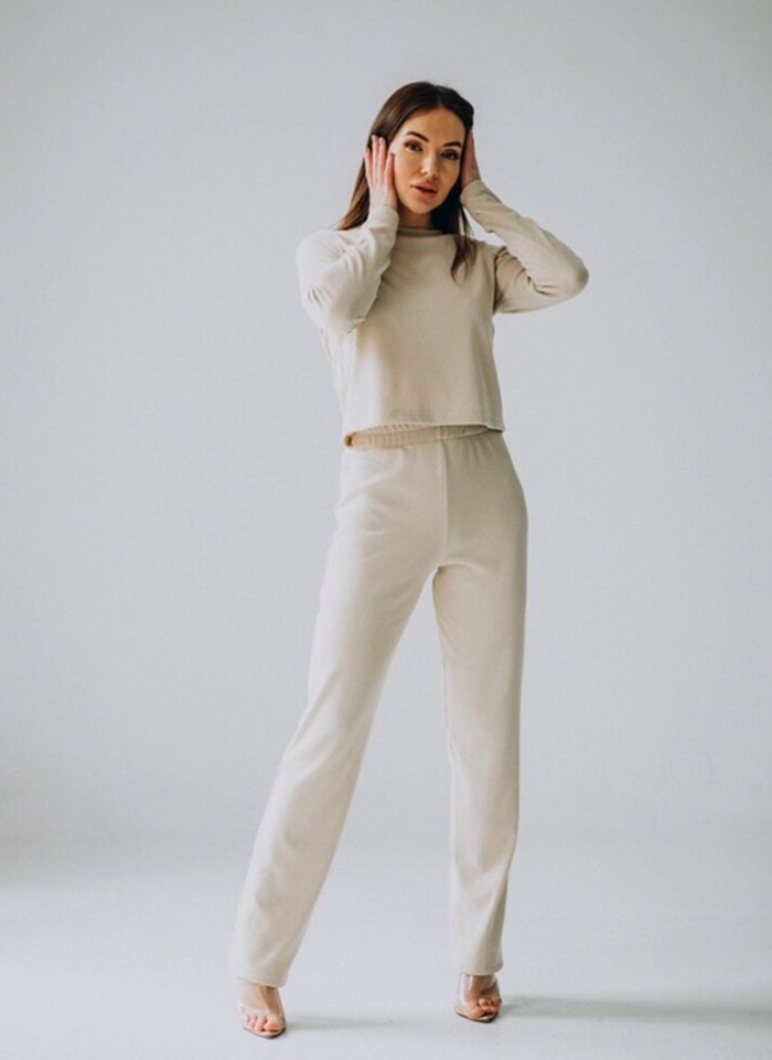 Inspirasi Baju Rumah Nyaman dan Cantik, Gak Cuma Daster