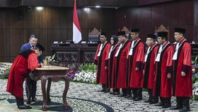 Profil 3 Hakim MK Dissenting Opinion Gugatan AMIN dan Ganjar-Mahfud
